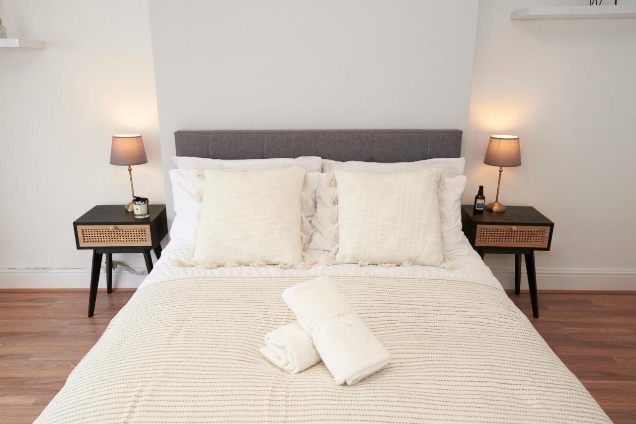 Excellent, Three Bedroom North London Apartment With Free Parking Экстерьер фото