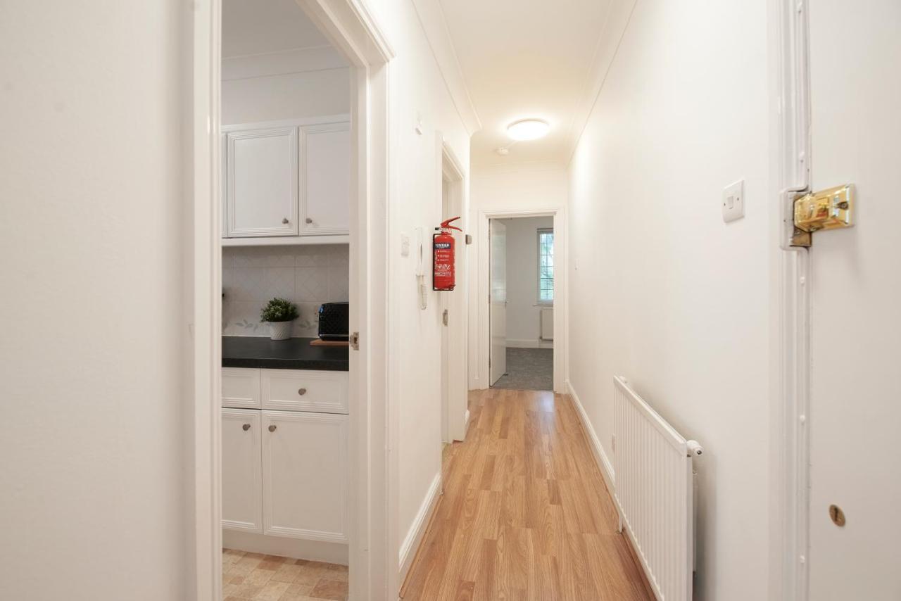 Excellent, Three Bedroom North London Apartment With Free Parking Экстерьер фото