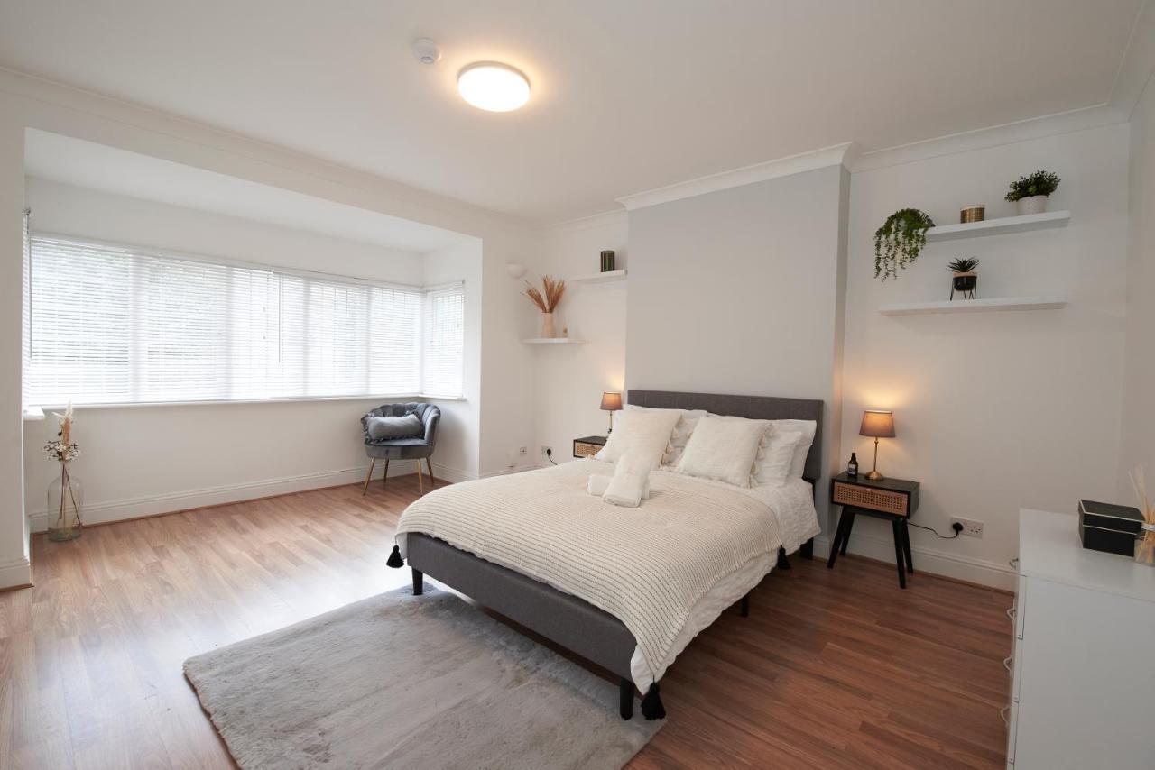 Excellent, Three Bedroom North London Apartment With Free Parking Экстерьер фото