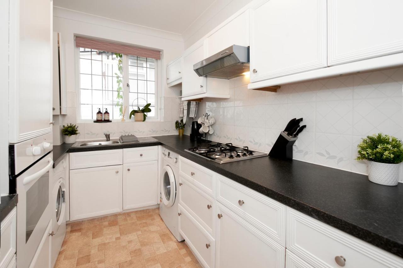 Excellent, Three Bedroom North London Apartment With Free Parking Экстерьер фото