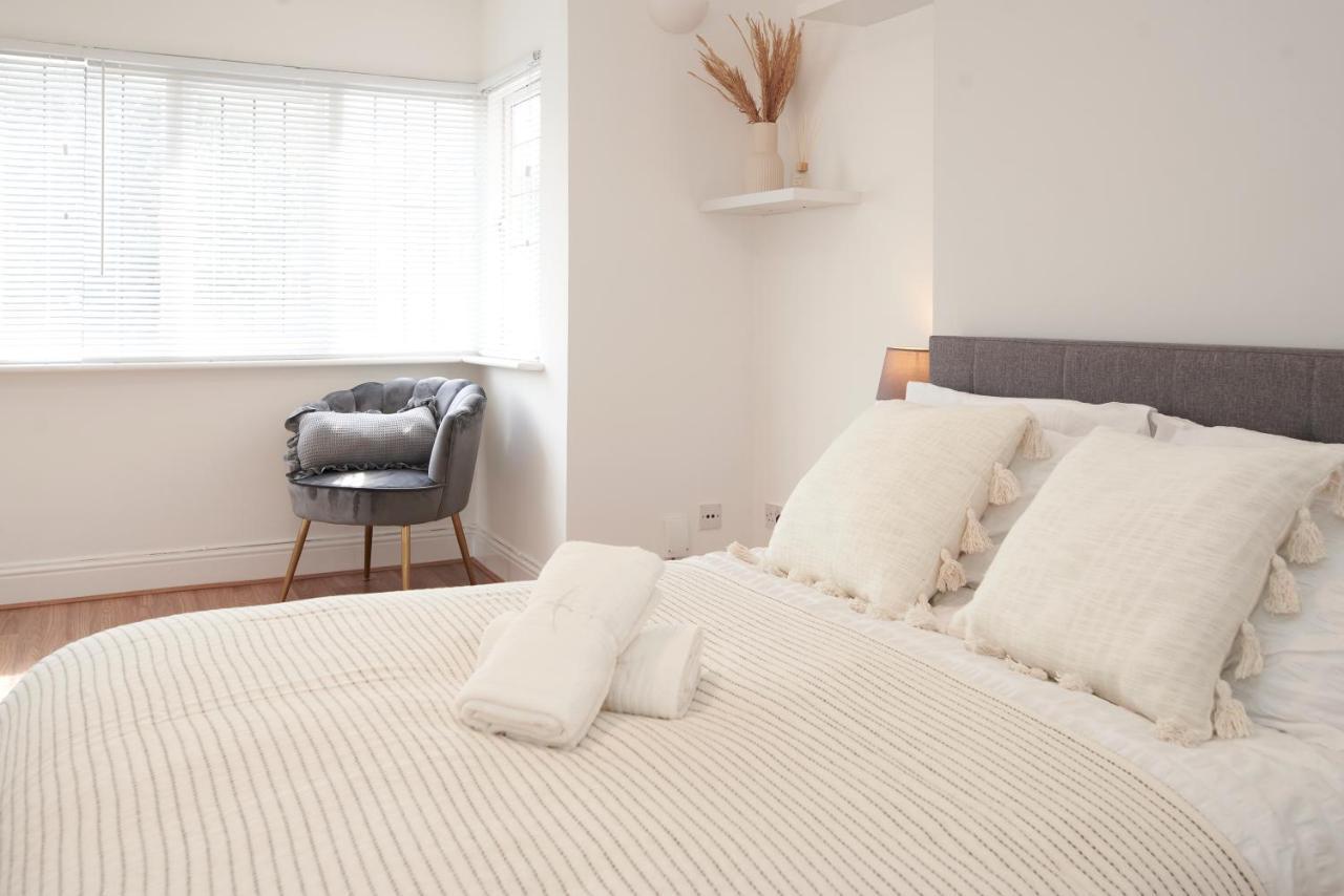 Excellent, Three Bedroom North London Apartment With Free Parking Экстерьер фото