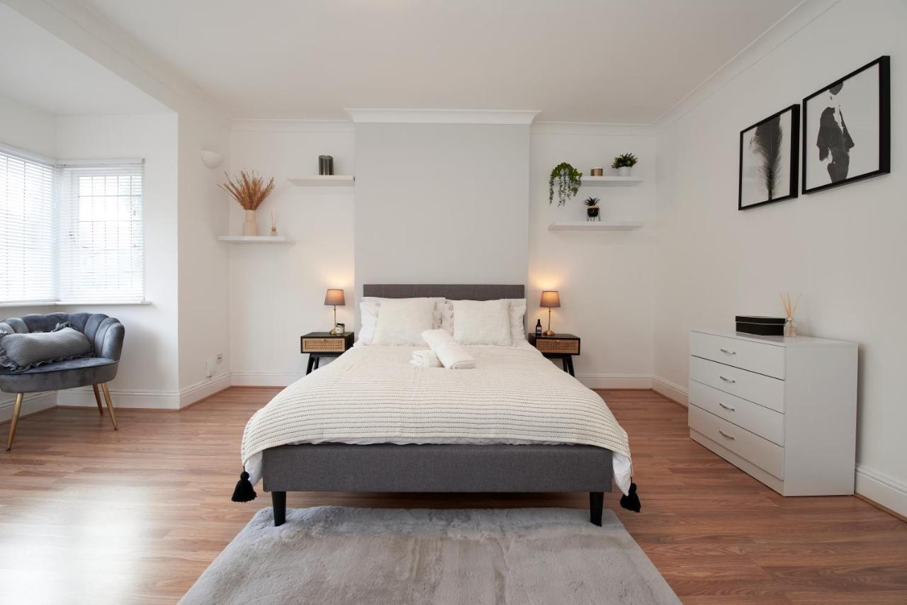 Excellent, Three Bedroom North London Apartment With Free Parking Экстерьер фото